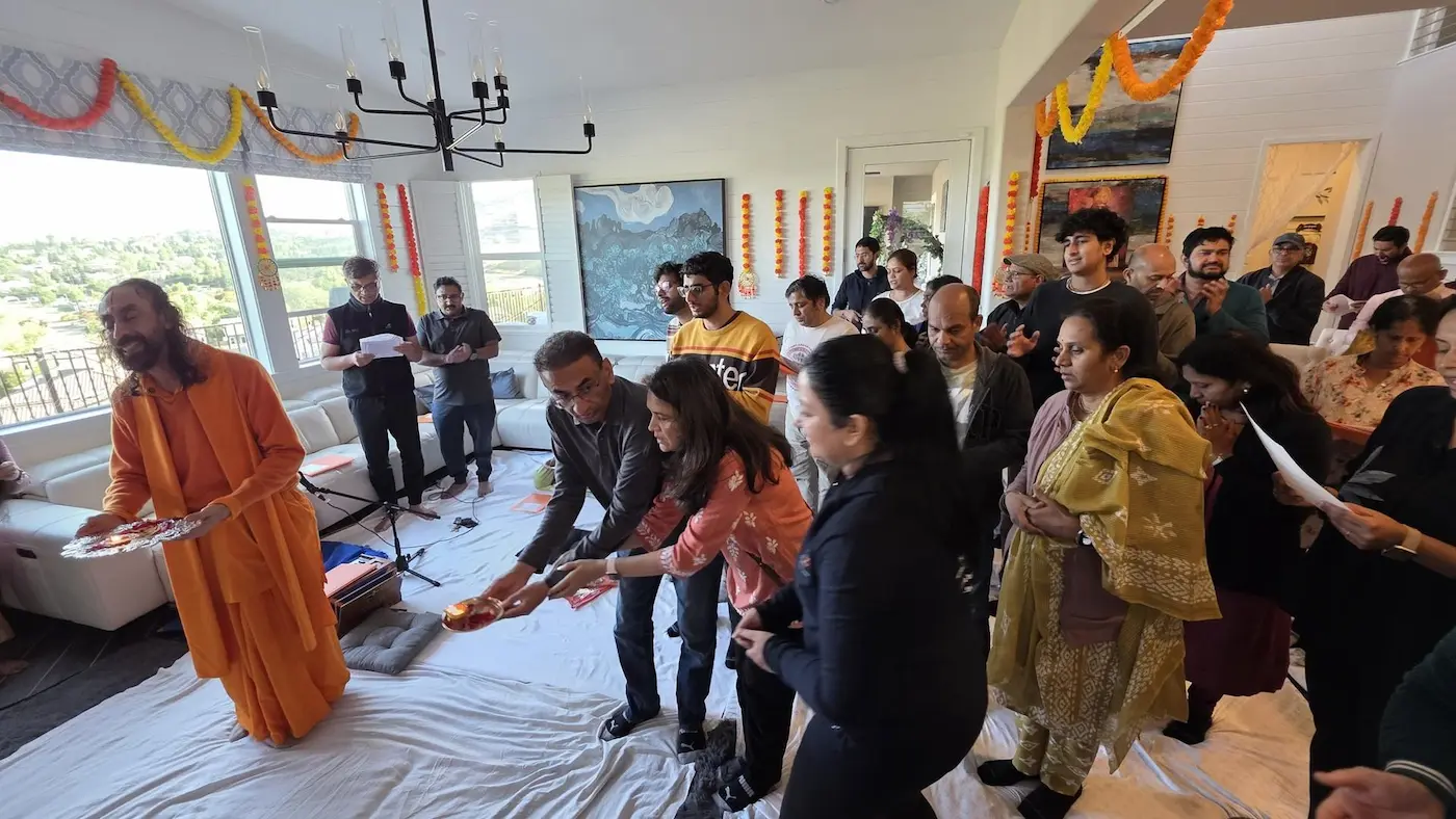 Aarti ritual with Swamiji and devotees